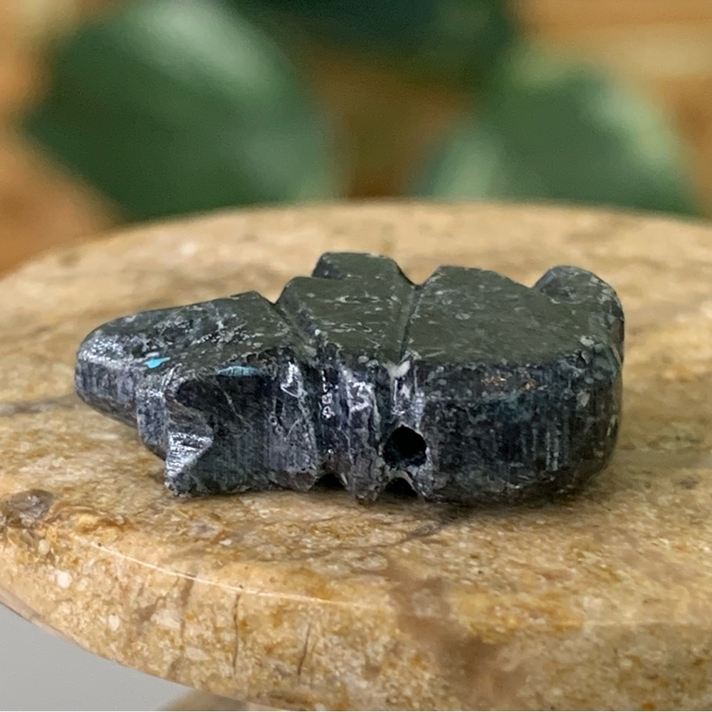 Native American Style Zuni Bear Fetish Bead Black Drilled Stone Mini Animal .7" - Picture 9 of 13
